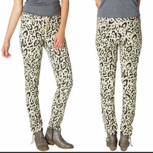 Billabong 4th and Bleeker skinny jeans size 29